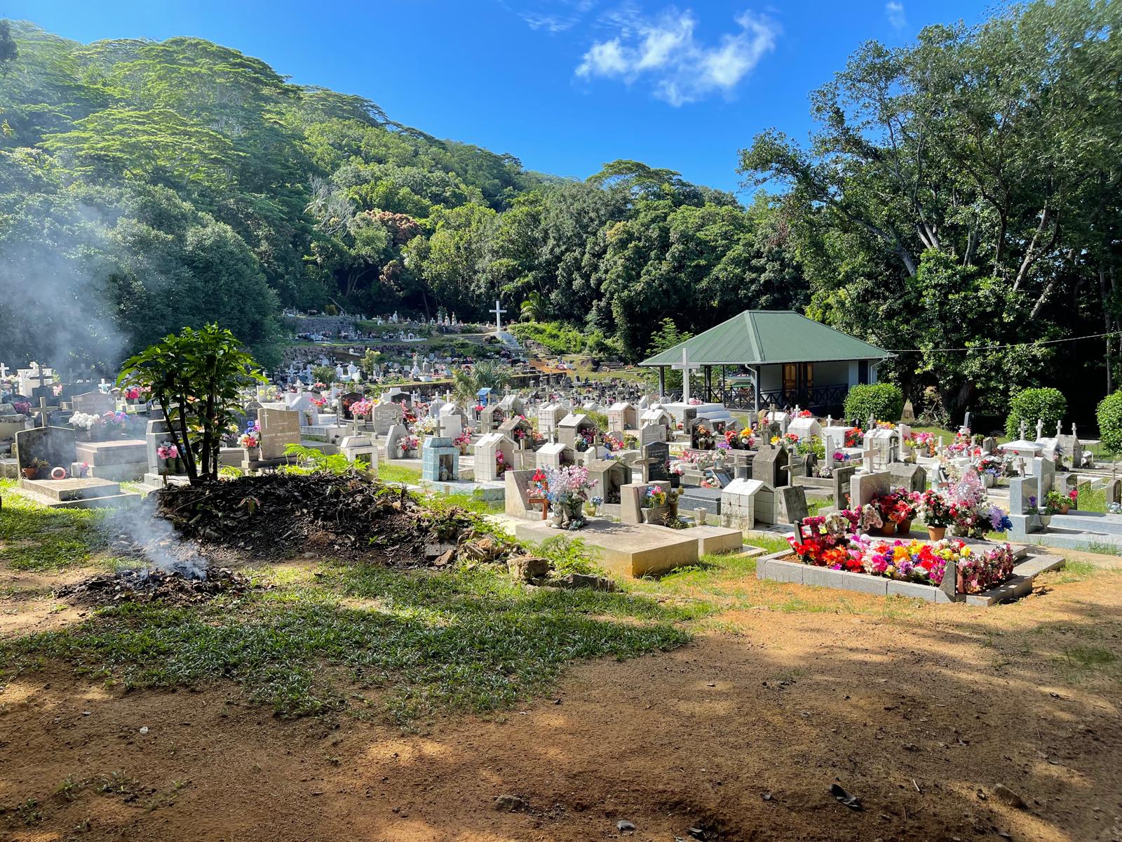 La Digue Friedhof.jpeg