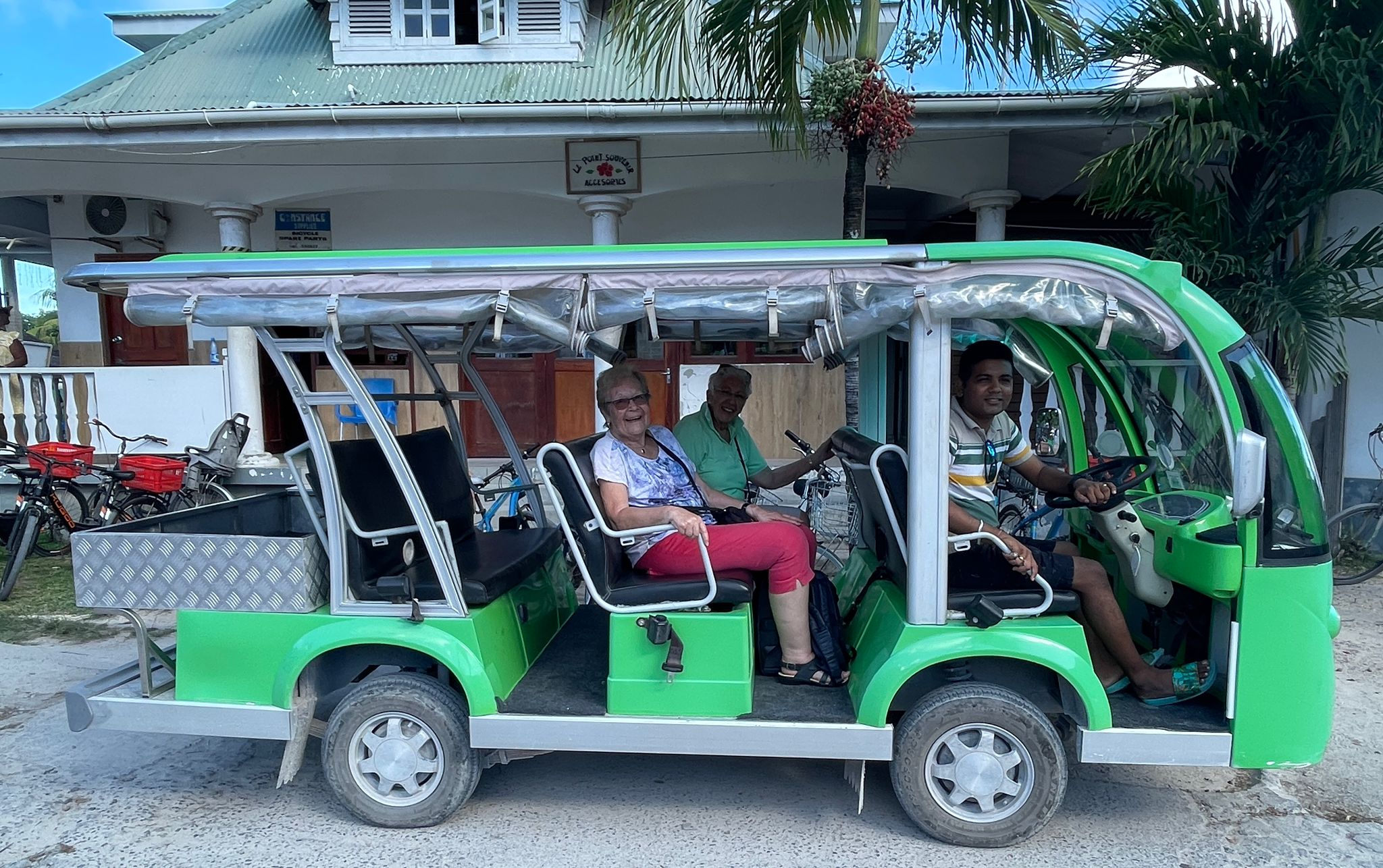 La Digue Electro car.jpeg
